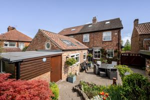 Beeholme- click for photo gallery